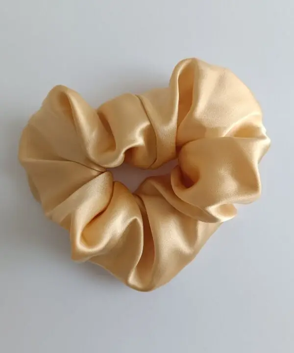 Šilkinė plaukų gumytė aukso spalvos